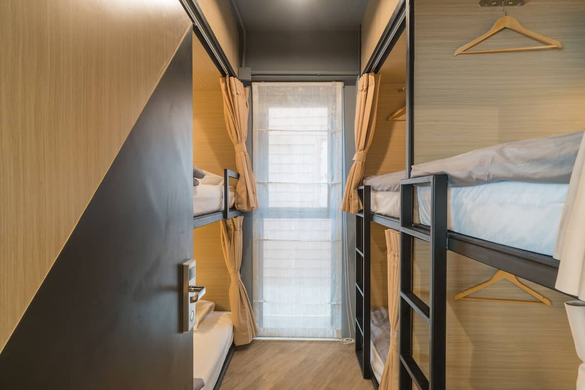 6 Bed Mixed Dorm Room | Executive lounge