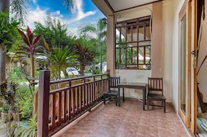 Family Room with Bathtub - Ground Floor | Terrasse/Patio