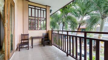 Deluxe Apartment with Balcony | Terrace/patio