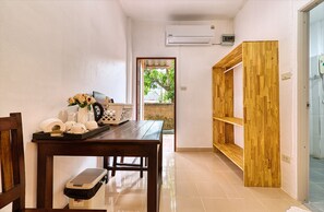 Standard Apartment with Patio - Ground Floor | บริการอาหารในห้องพัก