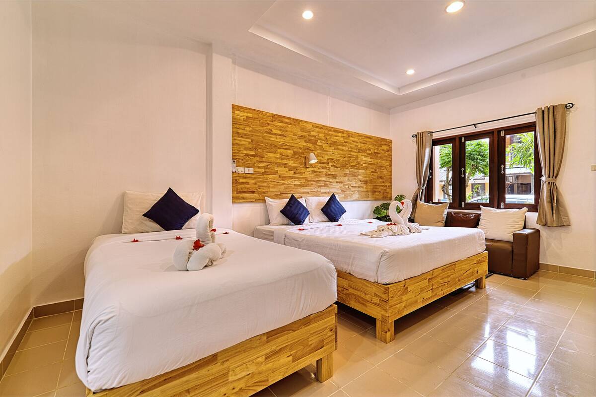 Standard Apartment with Patio - Ground Floor | In-room safe, desk, iron/ironing board (on request), WiFi (free)