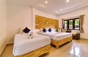 Standard Apartment with Patio - Ground Floor | ตู้นิรภัยในห้องพัก, โต๊ะทำงาน, เตารีด/โต๊ะรีดผ้า, Wi-Fi ฟรี