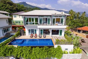Luxury Pool Villa with Sea View  | Coffre-fort, bureau, rideaux d’obscurcissement