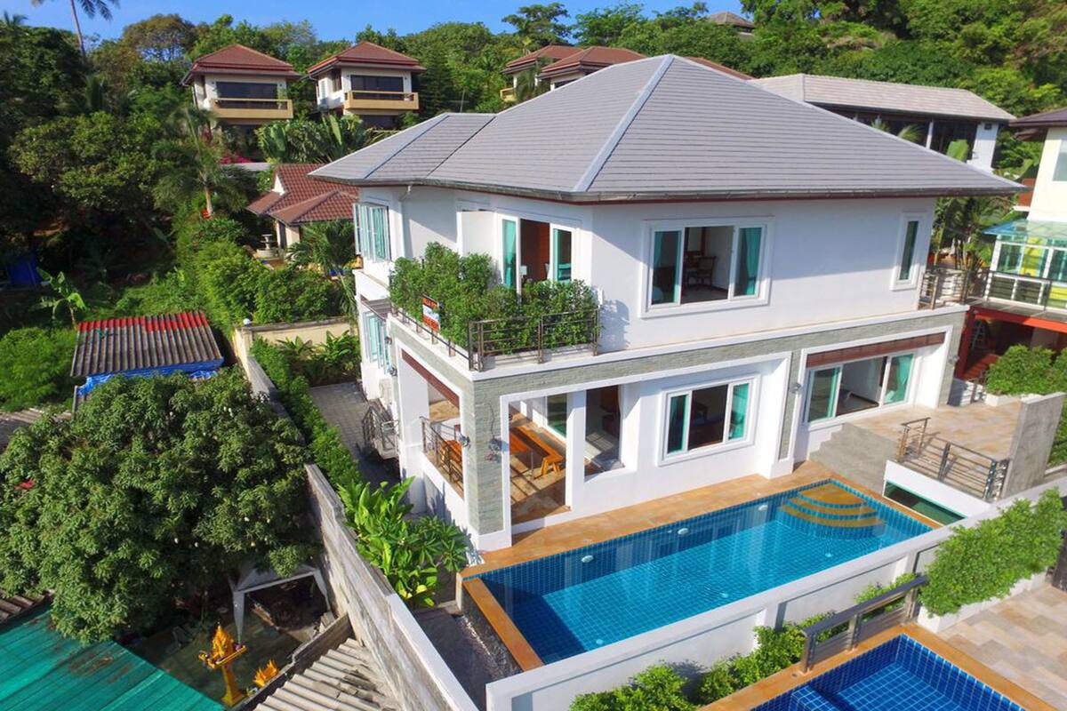 Deluxe Pool Villa with Sea View | 房內夾萬、書桌、遮光窗簾/窗簾、熨斗/熨衫板