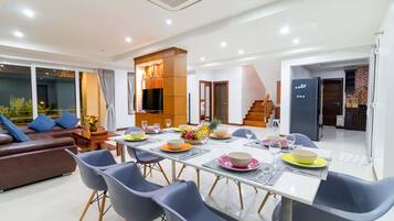Deluxe Pool Villa with Sea View | In-room dining