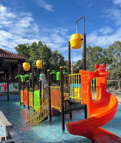 2 outdoor pools, open 8:00 AM to 7:00 PM, free cabanas