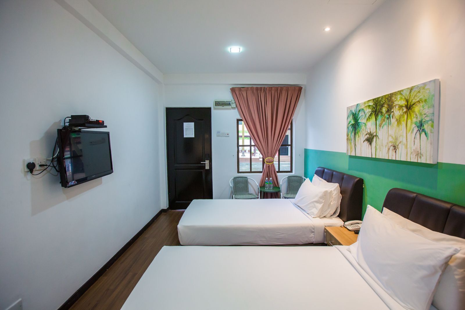 In-room safe, iron/ironing board, free WiFi, bed sheets