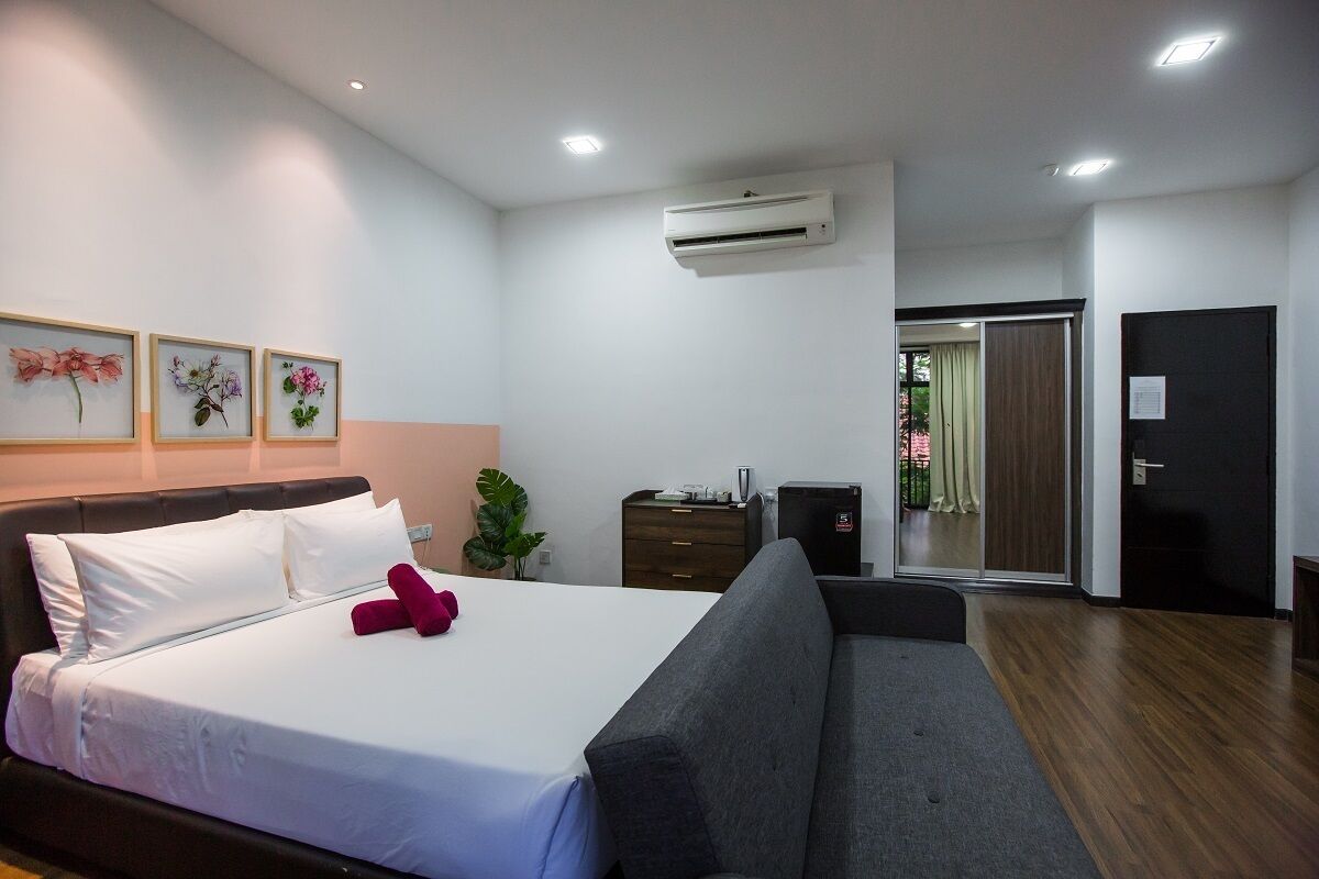 deluxe | 1 bedroom, in-room safe, desk, iron/ironing board