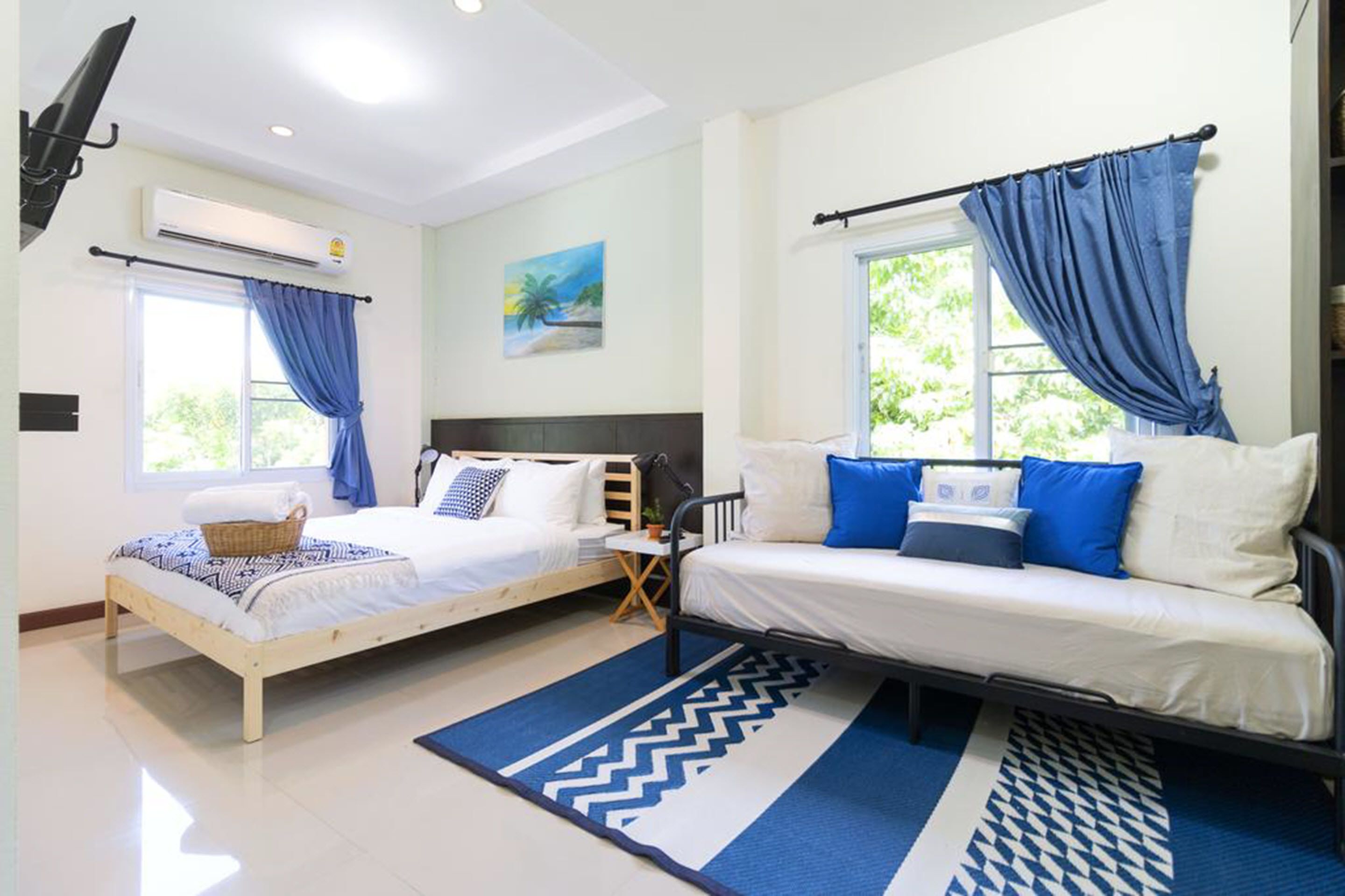 Penthouse Apartment with Sea View  | In-room safe, desk, rollaway beds, free WiFi