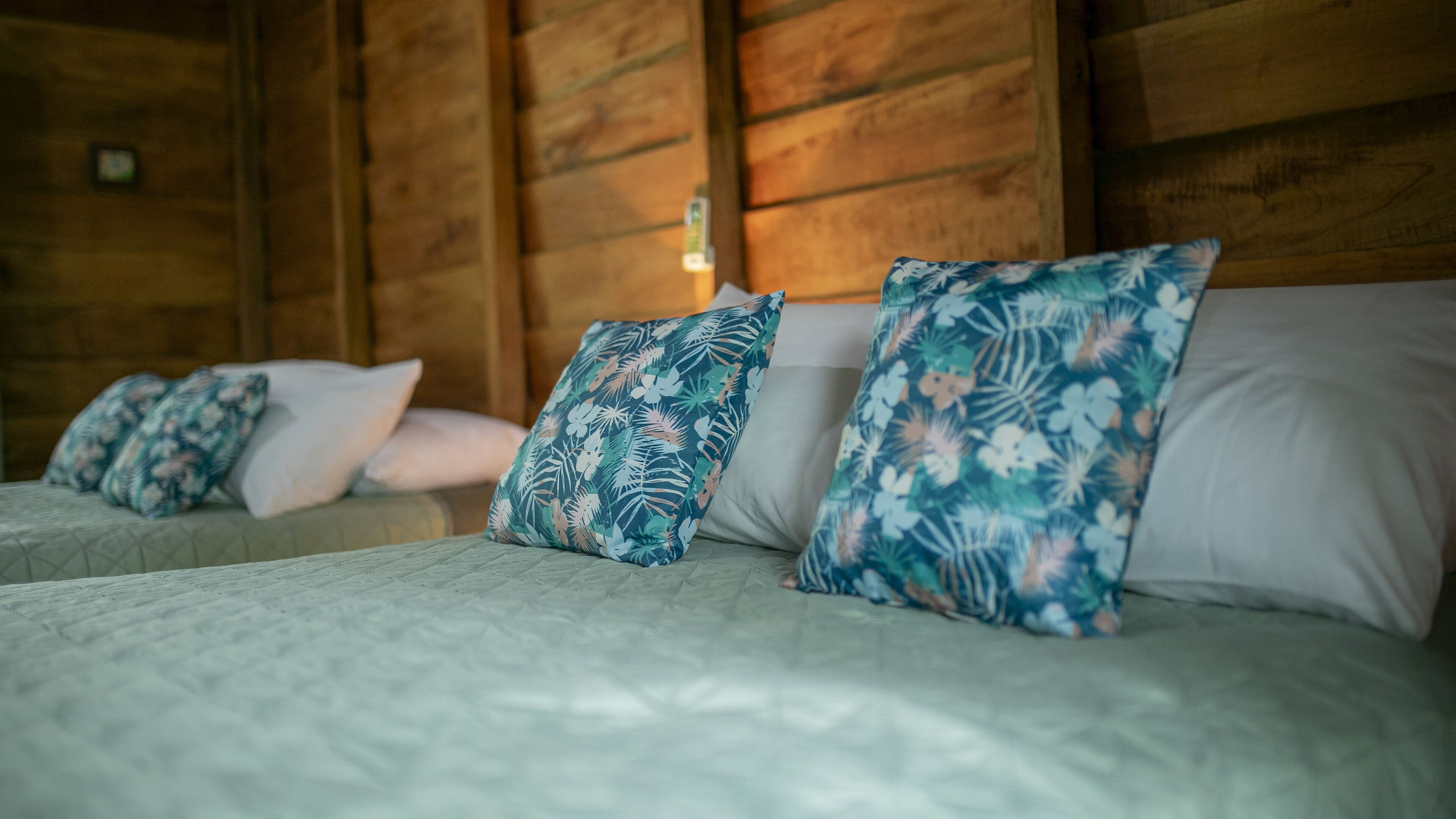 Casita Colibri | Ylelliset vuodevaatteet, minibaari, yksilöllisesti sisustettu