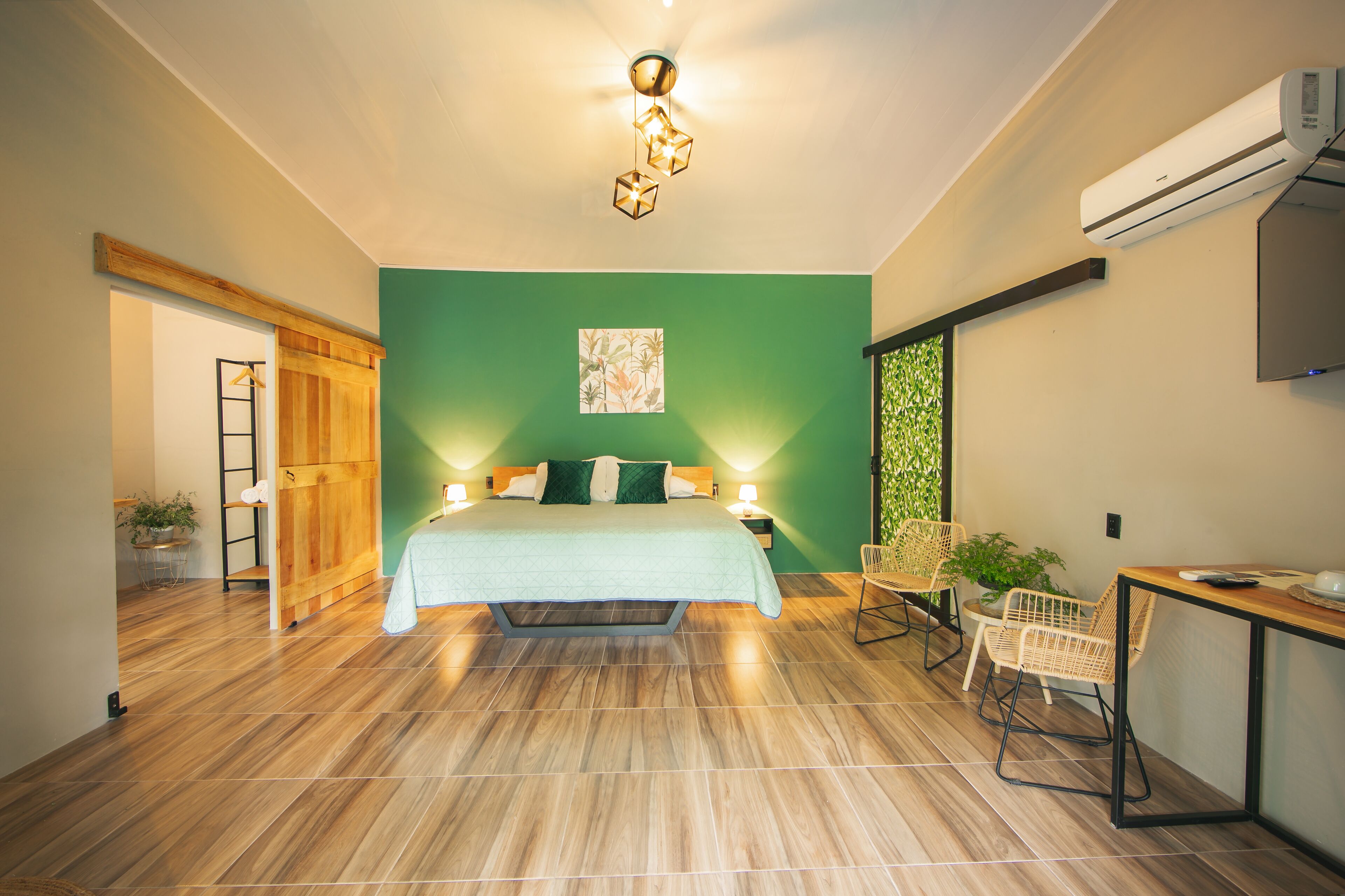 Villa Jade | Premium bedding, minibar, individually decorated, individually furnished