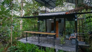 Villa Cacao | Premium bedding, minibar, individually decorated, individually furnished - Eden Organic Farm & Bungalows (La Fortuna)