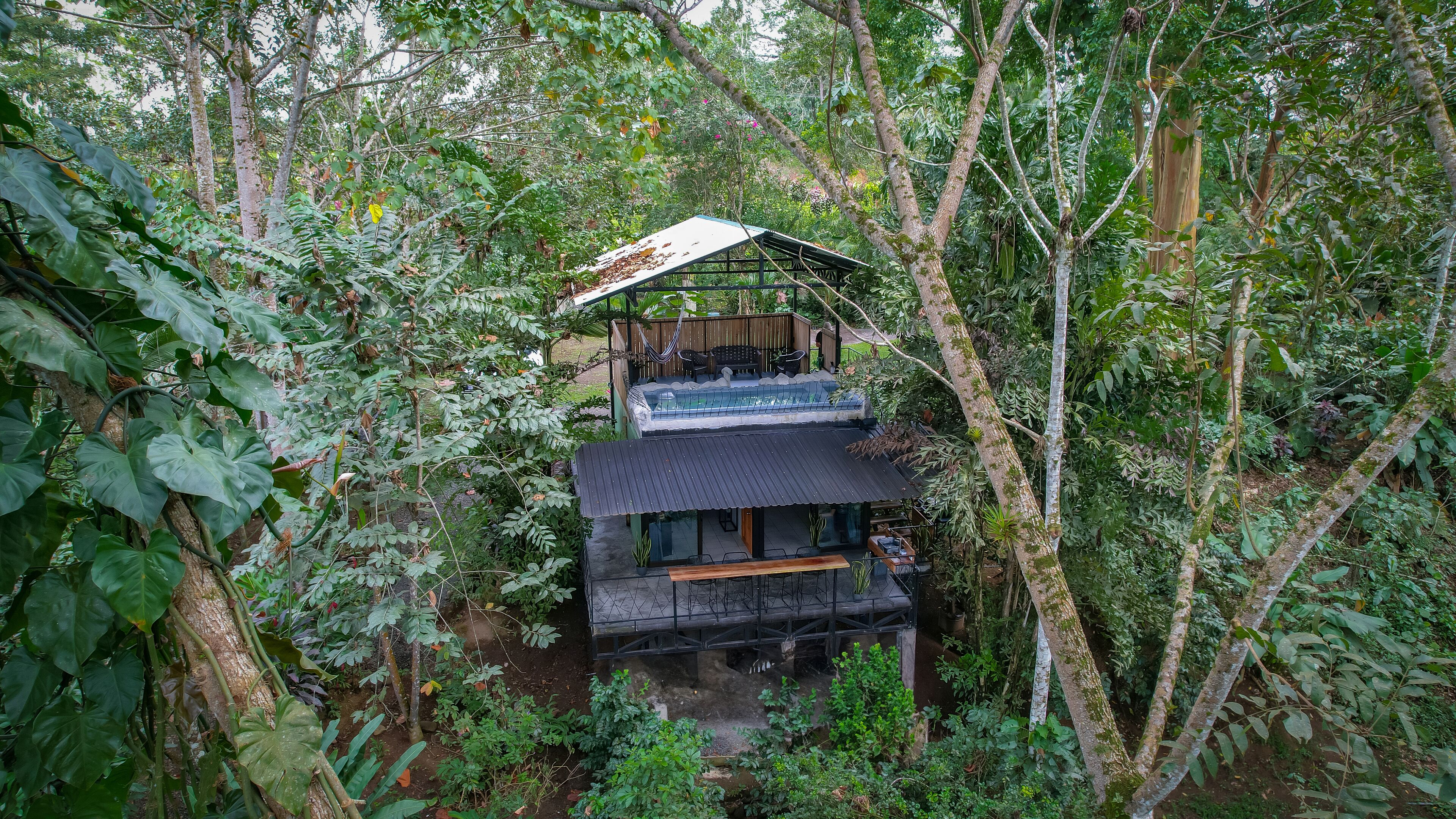 Ropa de cama de alta calidad, minibar y decoración personalizada 