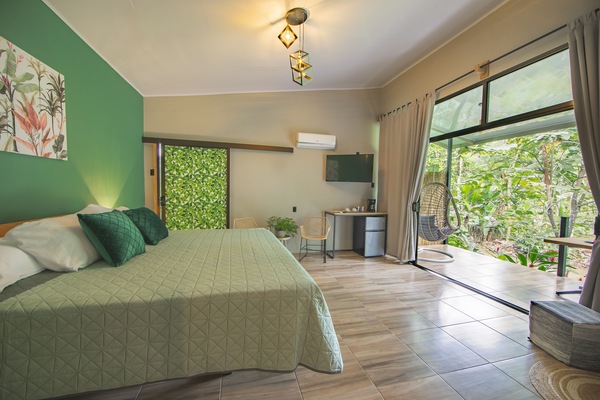 Villa Jade | Premium bedding, minibar, individually decorated, individually furnished