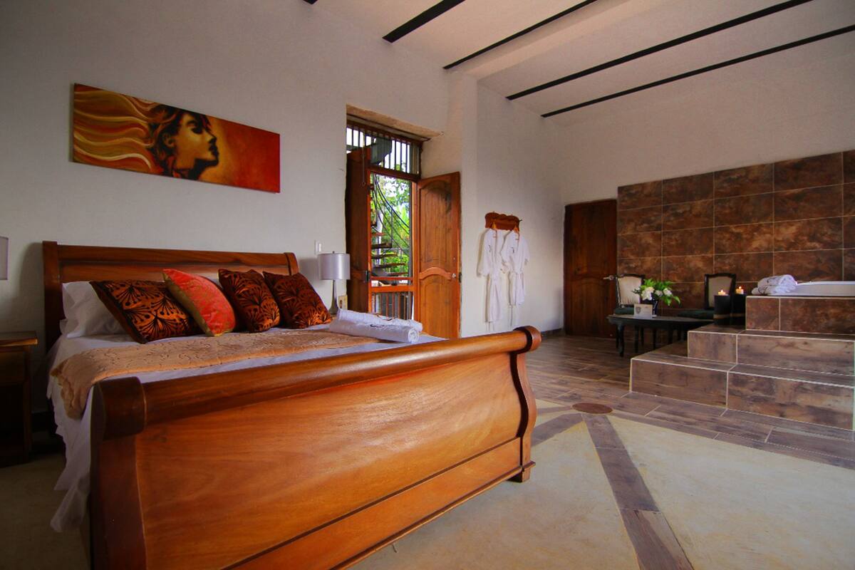 Deluxe Suite, 1 Double Bed, Non Smoking, Jetted Tub (Ancestral) | Individually decorated, free WiFi, bed sheets