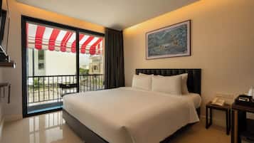Blackout curtains, free WiFi, bed sheets