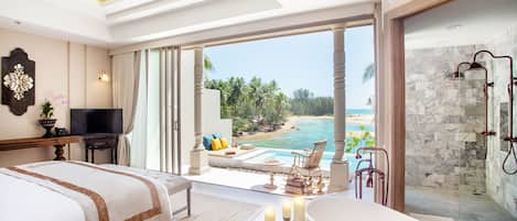 Seaside Pool Paradise Suite | Premium bedding, minibar, in-room safe, desk
