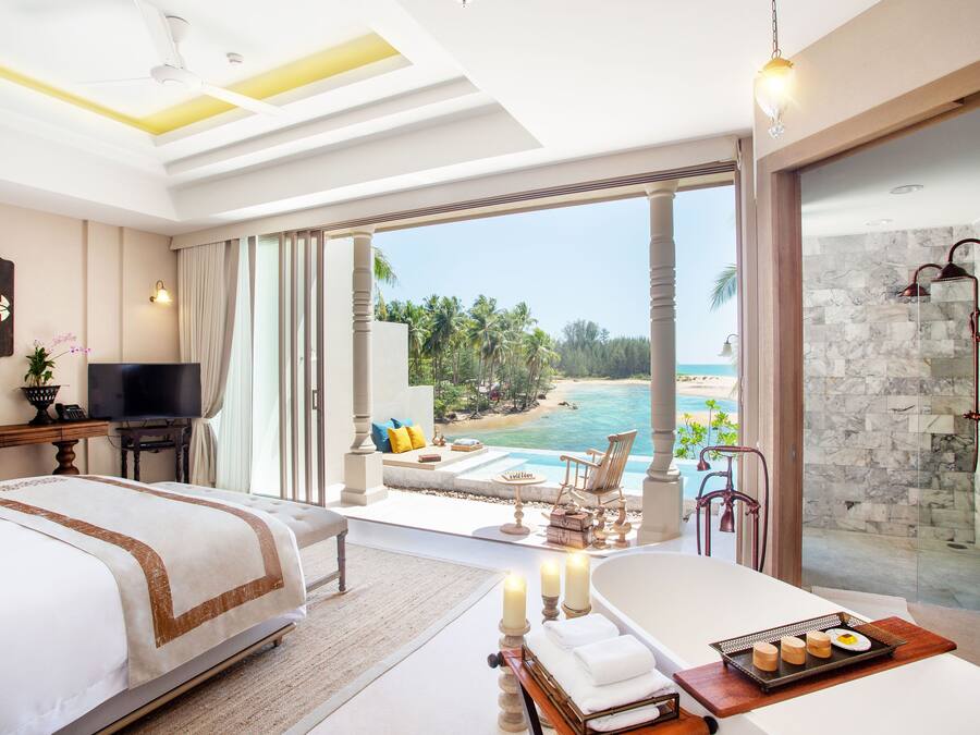 Seaside Pool Paradise Suite | Literie de qualité supérieure, minibar, coffres-forts dans les chambres
