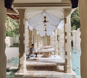 Salas de tratamiento para parejas, un sauna, baño turco