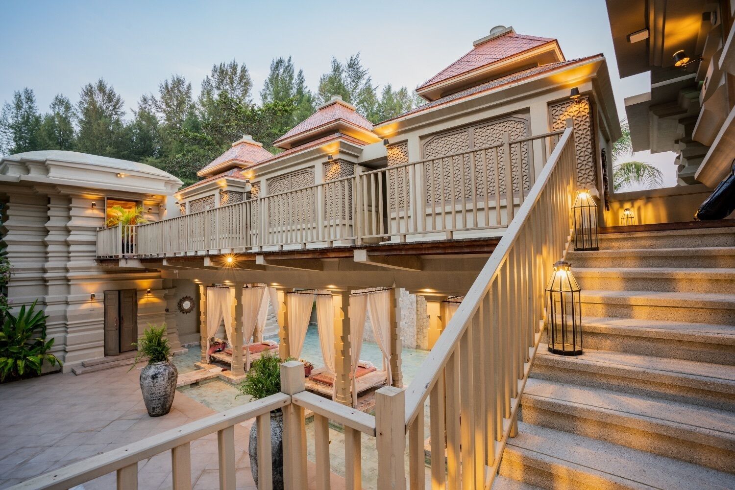 Couples treatment room(s), sauna, steam room, body treatments