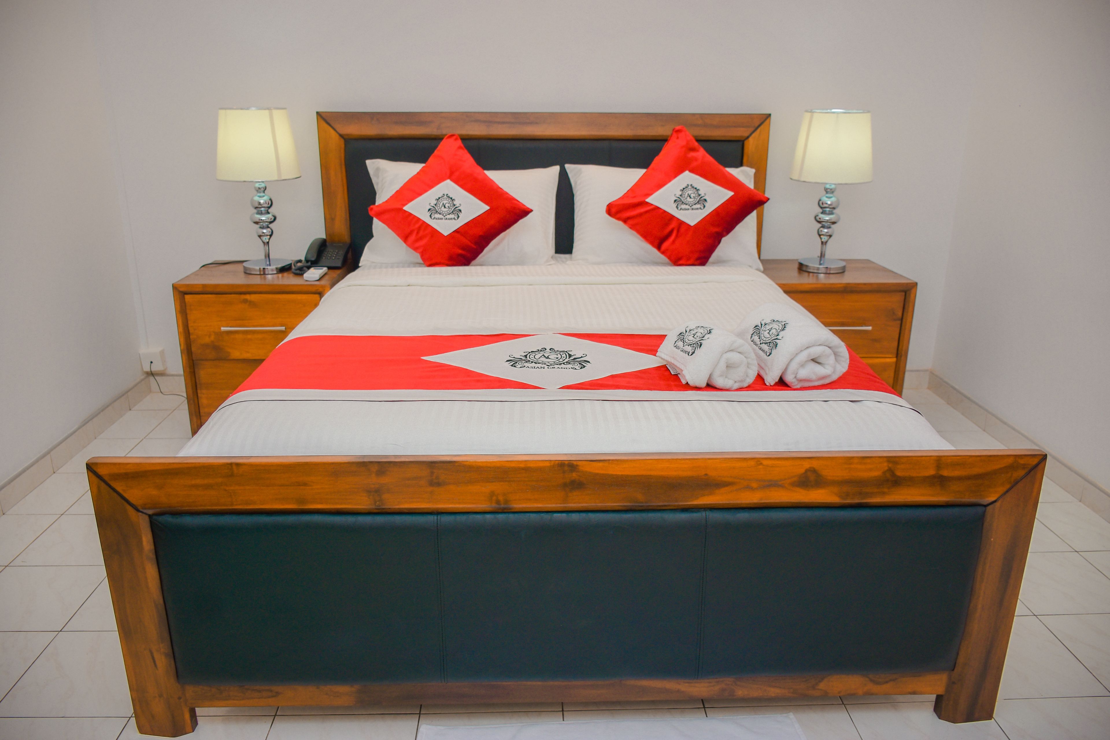 egyptian cotton sheets, premium bedding, in-room safe