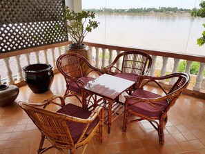 Superior Family Room | Terrace/patio - Mut Mee Garden Guest House (Nong Khai)