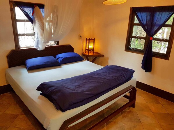 Standard Double Room | Free WiFi, bed sheets - Mut Mee Garden Guest House (Nong Khai)