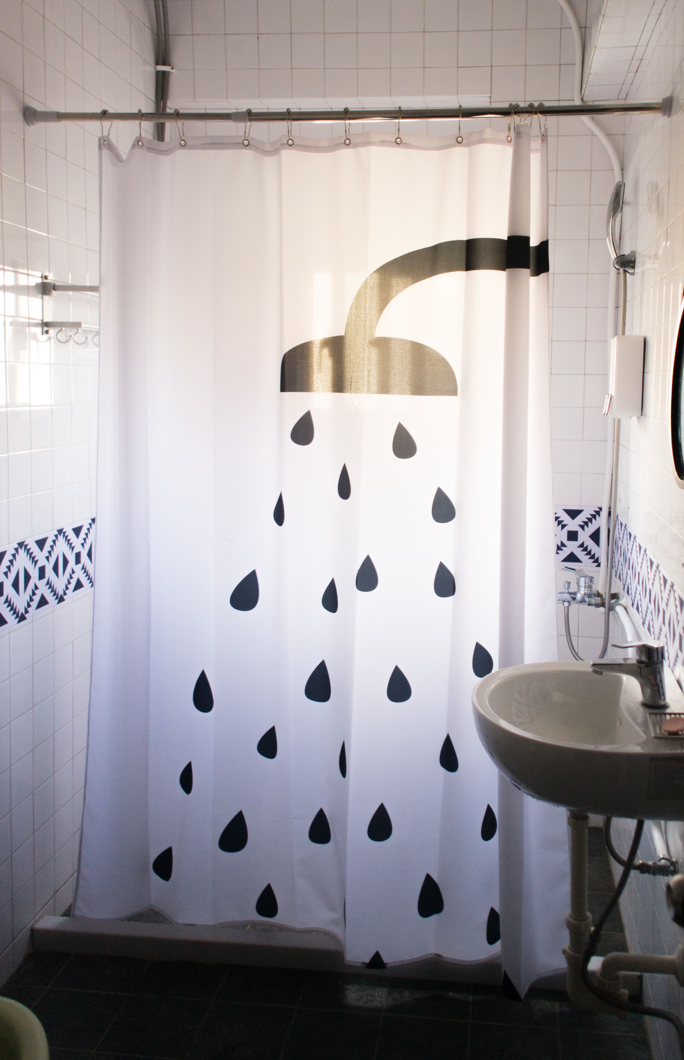 Comfort Shared Dormitory, Mixed Dorm, Non Smoking | Bathroom shower