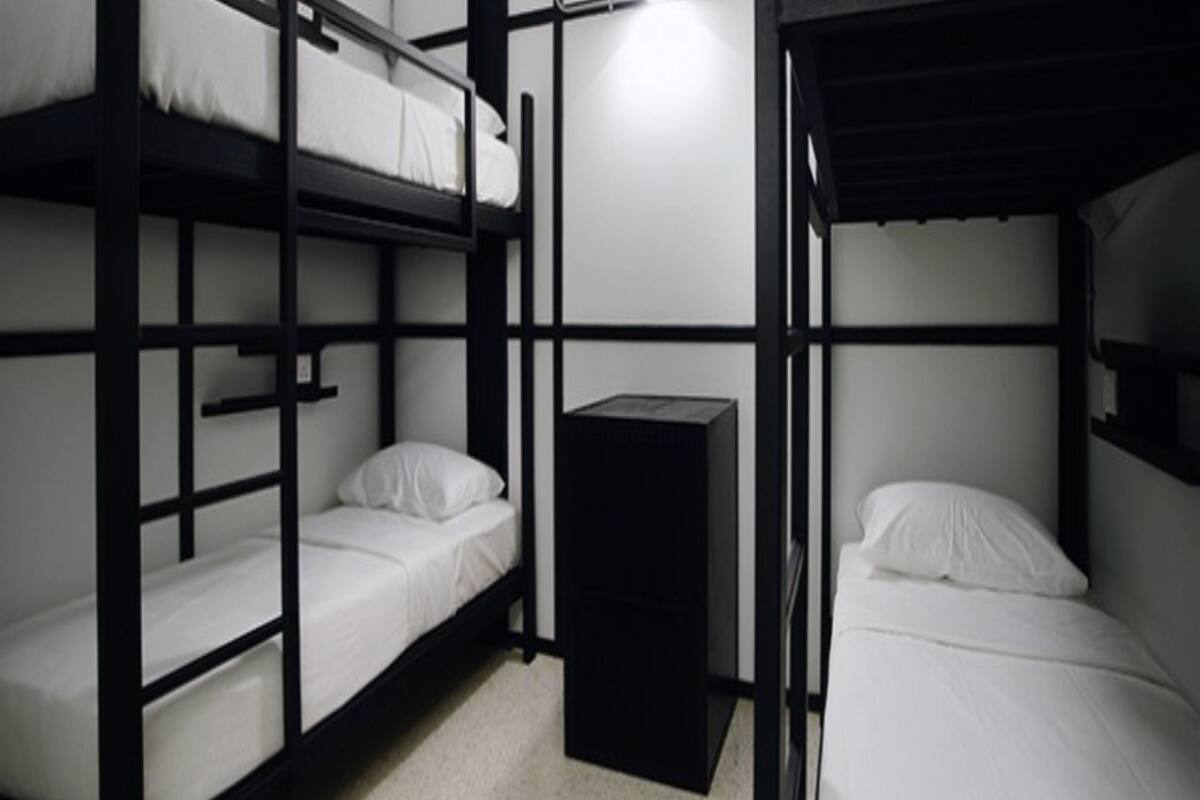 1 Bed in 4-Bed Female Dorm | Soundproofing, iron/ironing board, free WiFi