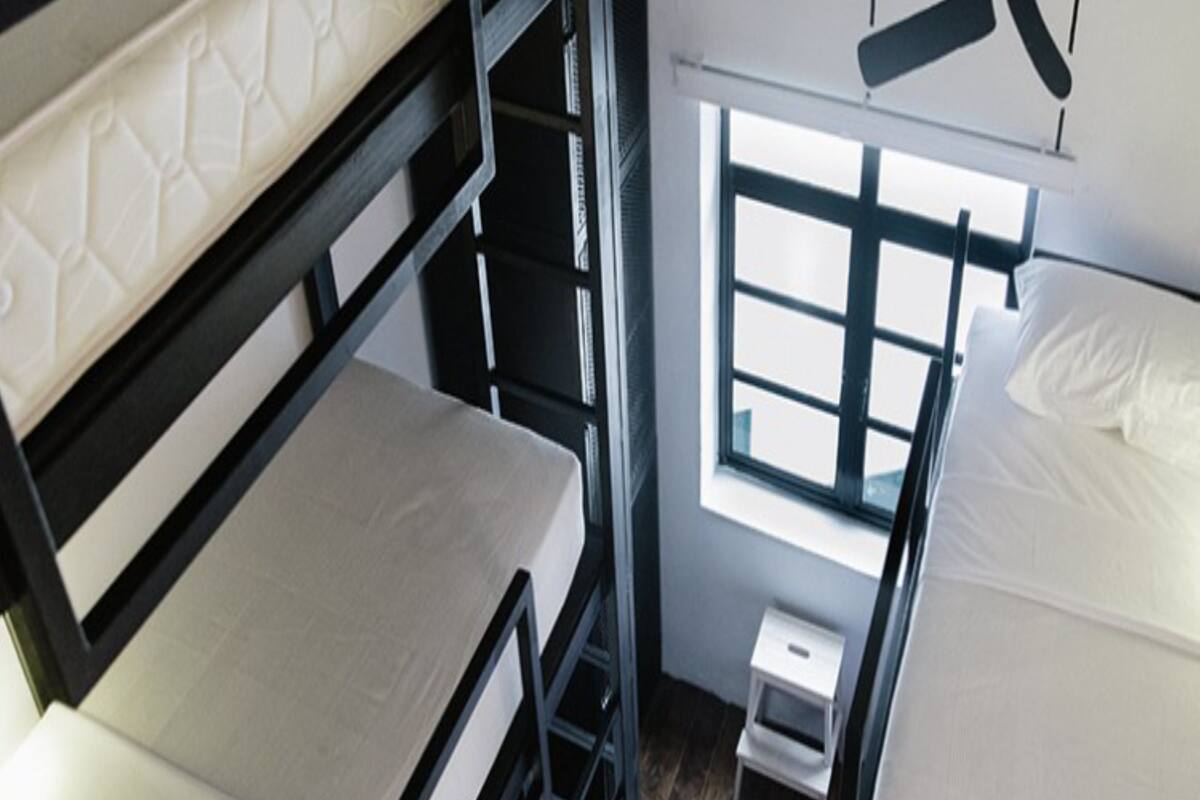 1 Bed in 8-Bed Mixed Dorm | Soundproofing, iron/ironing board, free WiFi
