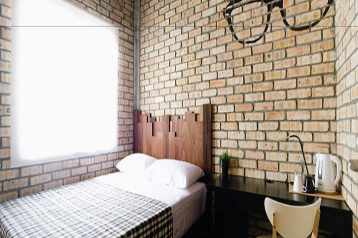 Soundproofing, iron/ironing board, free WiFi