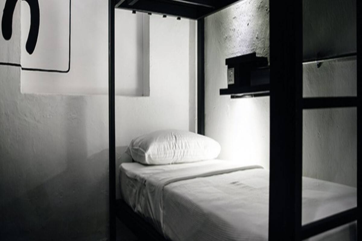 Private Bunk Dorm | Soundproofing, iron/ironing board, free WiFi