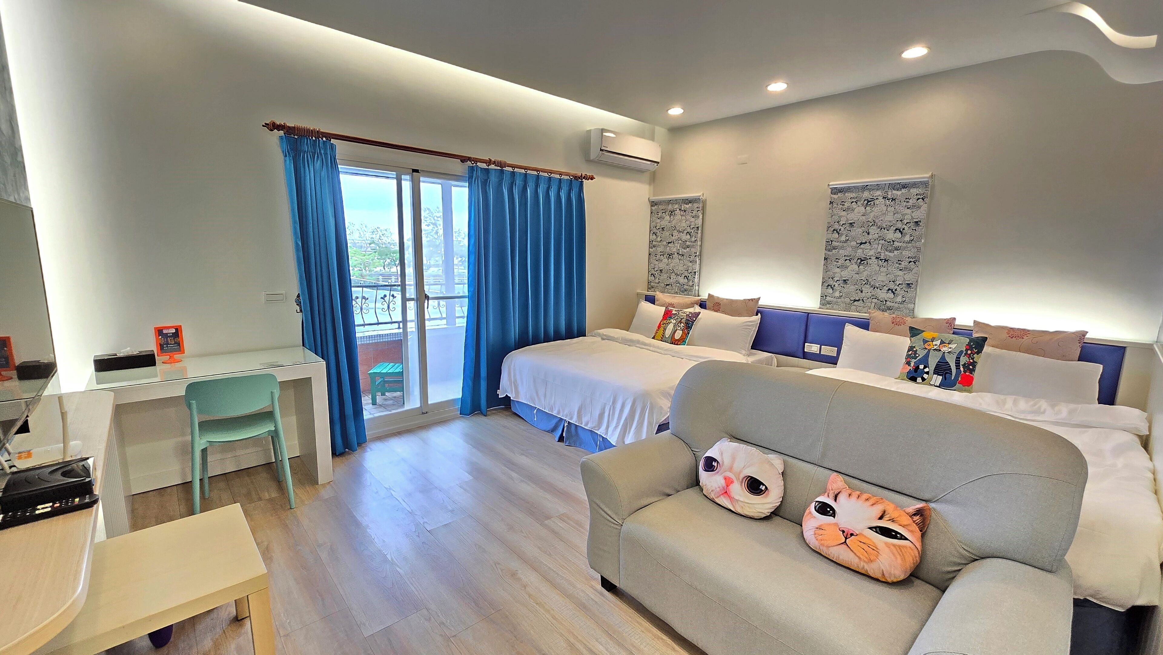 Decoración personalizada, muebles diferentes y escritorio 