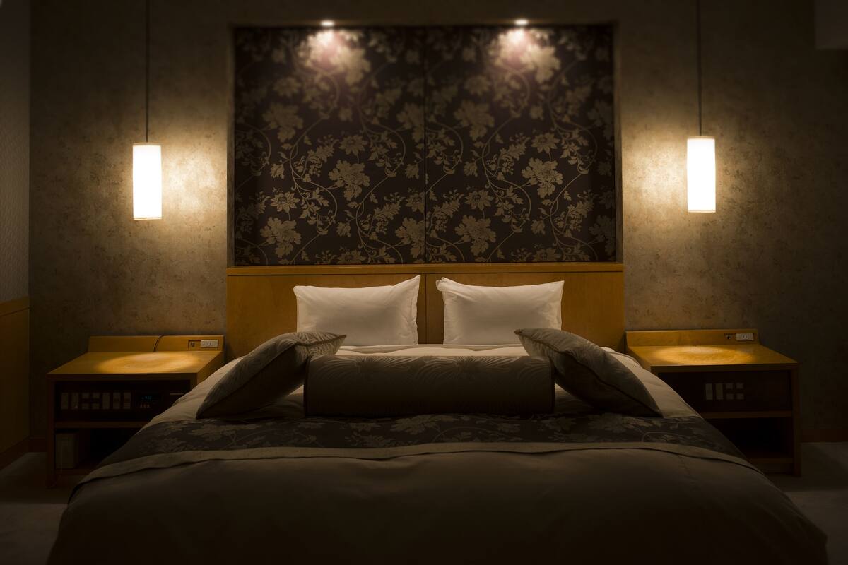 executive club double room, non smoking | desk, laptop workspace, blackout curtains, iron/ironing board