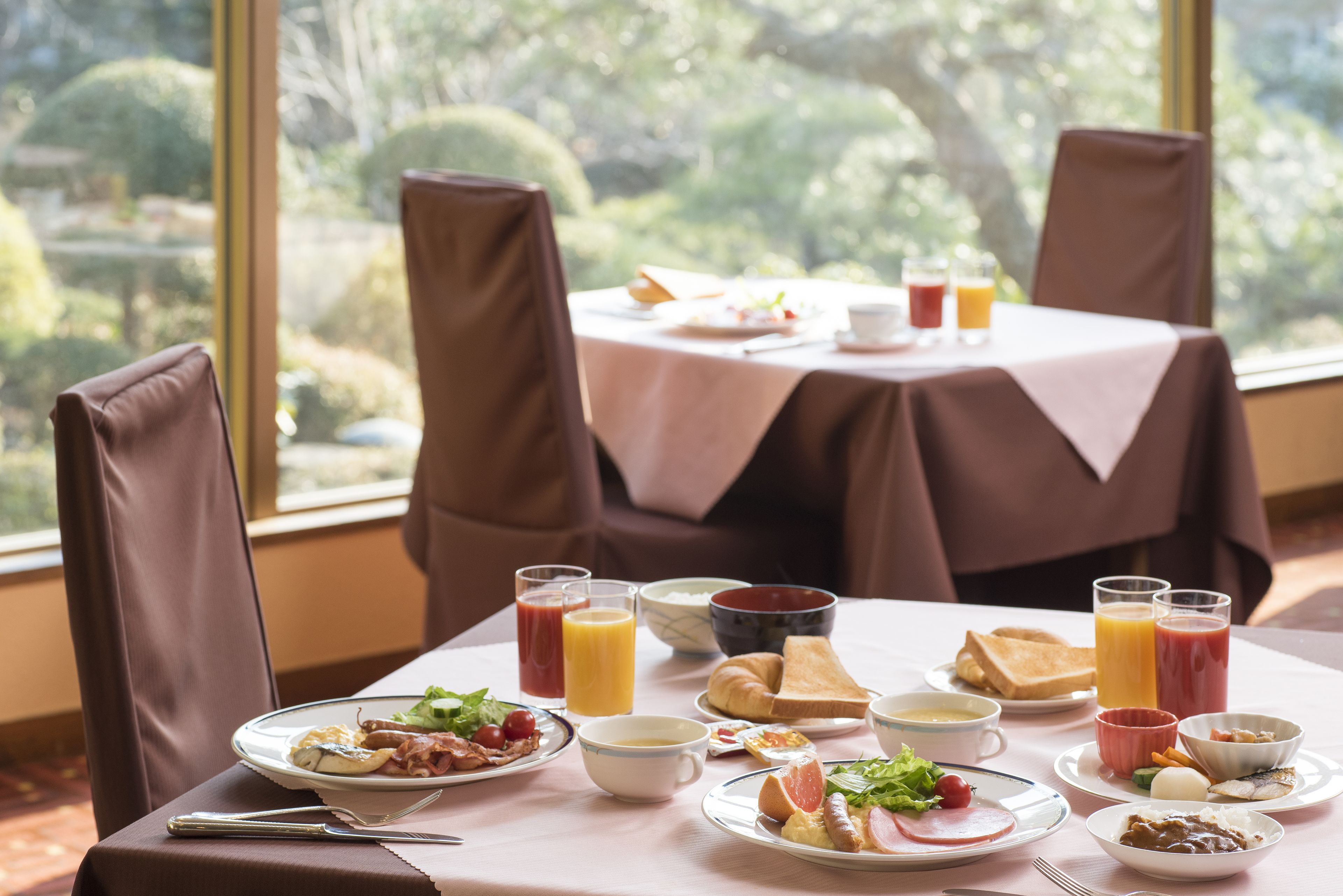 daily buffet breakfast (jpy 1540 per person)