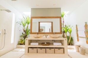 Villa exclusiva, 4 habitaciones, para no fumadores | Lavabo en el baño