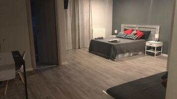 Décoration personnalisée, bureau, Wi-Fi gratuit, draps fournis