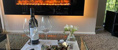 Executive Suite, 1 King Bed | Living area | Smart TV, fireplace, Netflix