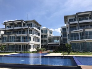 Outdoor pool - Araliya OceanFront Condos Nilaveli (Nilaveli)