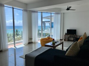 Appartement Deluxe, Plusieurs lits, accessible aux personnes à mobilité réduite | Bureau, rideaux d’obscurcissement, fer et planche à repasser