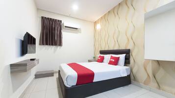 Desk, free WiFi, bed sheets
