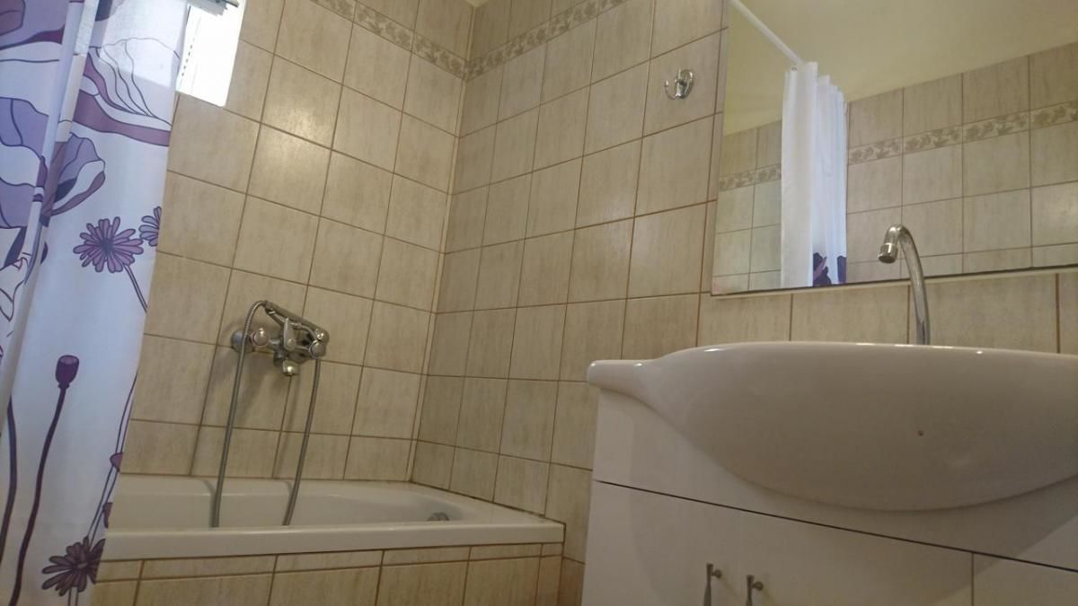 House, Multiple Beds | Bathroom