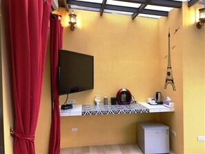 Design Double Room (Hello Kitty) | Soundproofing, free WiFi, bed sheets - Dosun B&B (New Taipei City)