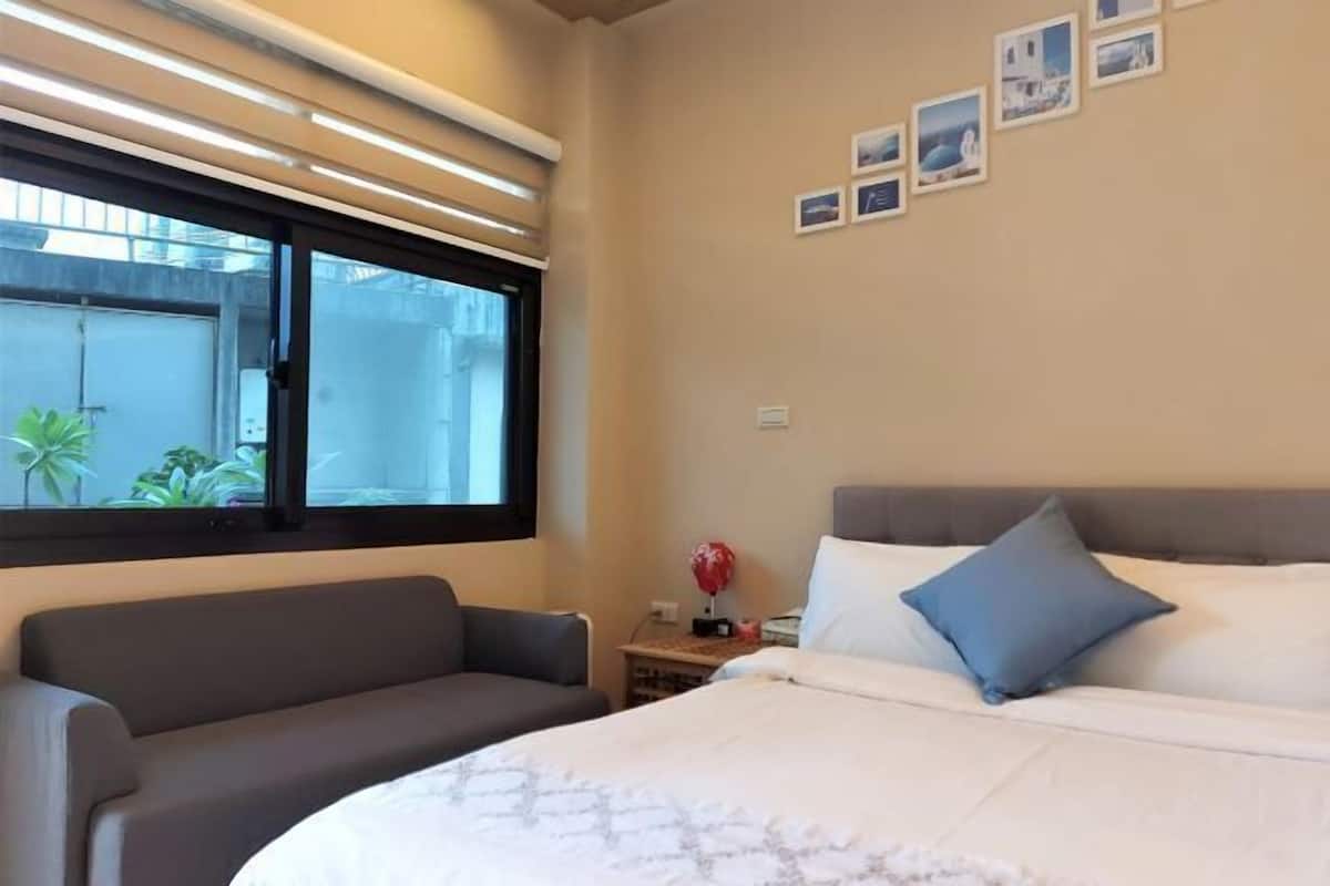 Sistema de insonorización, wifi gratis y ropa de cama 