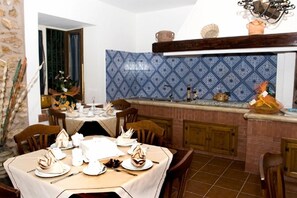 Daily buffet breakfast for a fee - Agriturismo Carbona (Castelvetrano)