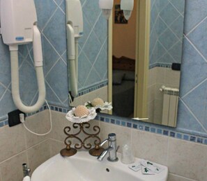 Buồng tắm vòi sen, vòi sen phun mưa, đồ dùng nhà tắm miễn phí 