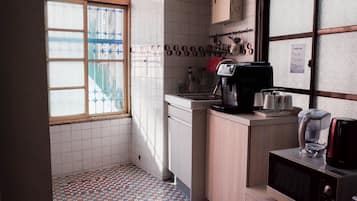 Fridge, microwave, oven, cookware/dishes/utensils