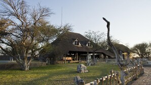 Property entrance - Grassland Safari Lodge (Ghanzi)