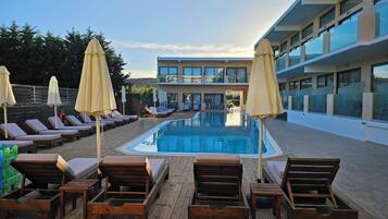 2 utendørsbassenger