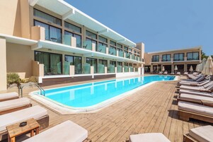 2 piscinas al aire libre